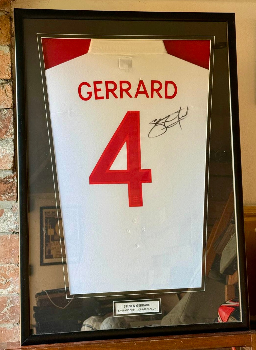 Signed Steven Gerrard 2009-2010 England Shirt