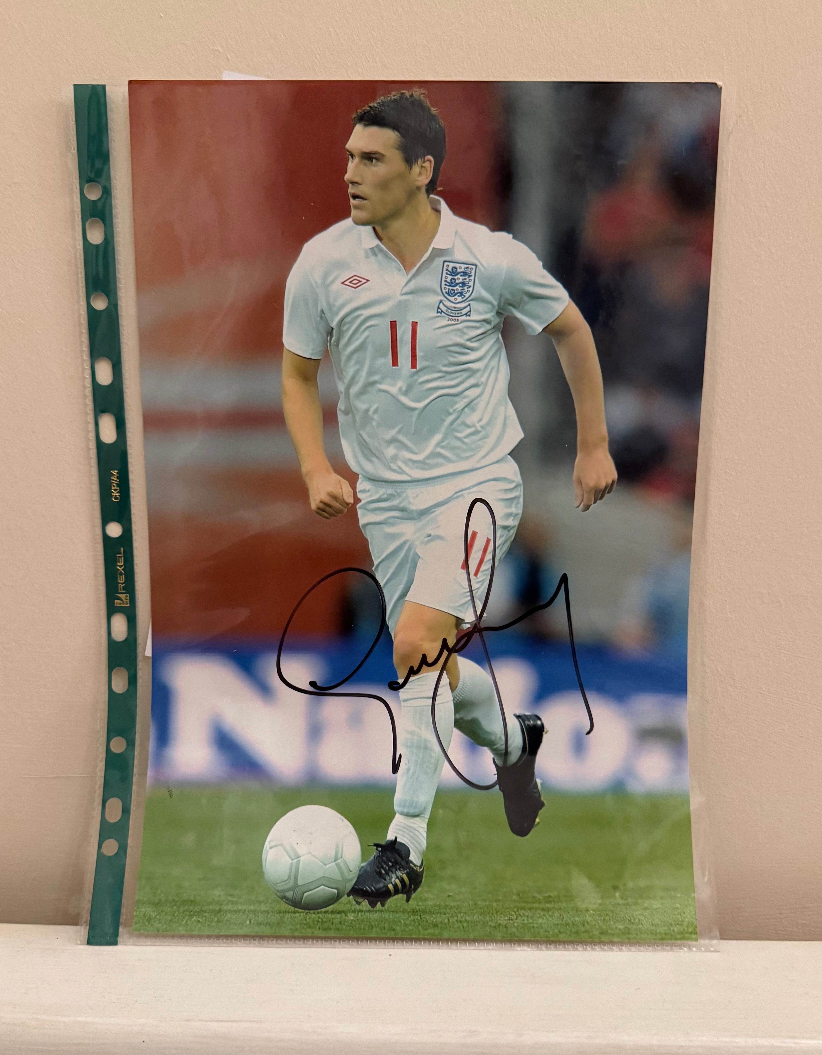 Signed Gareth Barry England Photo